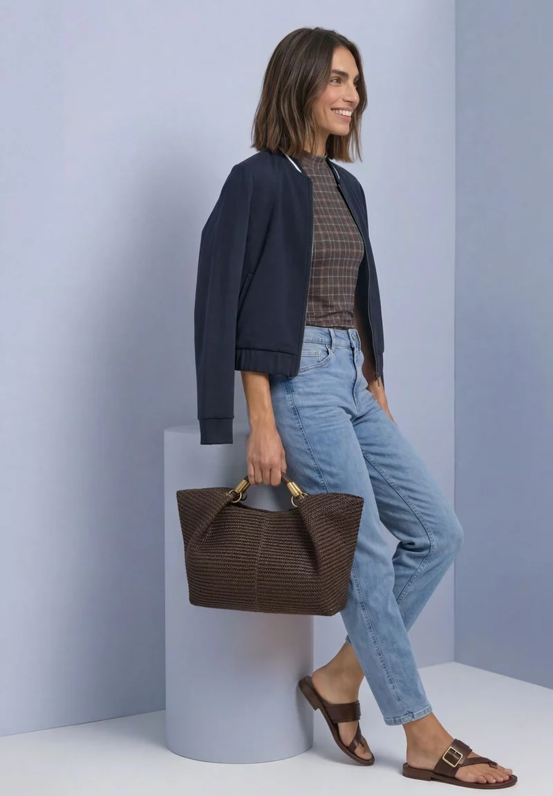 Turtle Neck Top aus Mesh mit Print