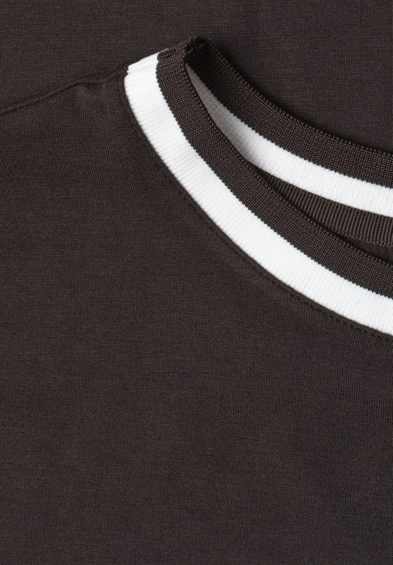 T-Shirt mit Rundhals und Kontrastdetail