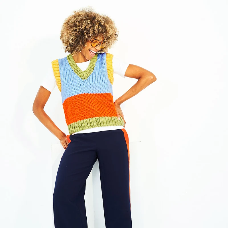 Stylecraft-Strickanleitung „Special XL Round & V-Neck Tank“ (2 Designs)