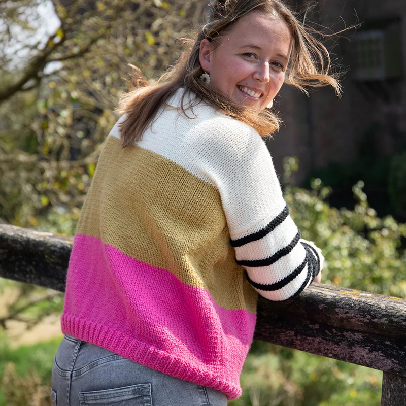 Gestreifter Pullover „Color Block“ – Super Amazing Garn- und Strickpaket