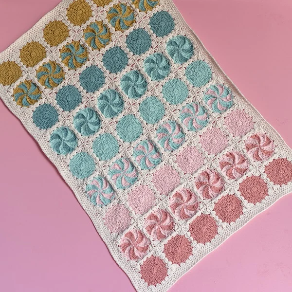 Yarn and Colors „Circles and Spirals“ – Häkelpaket für eine Decke
