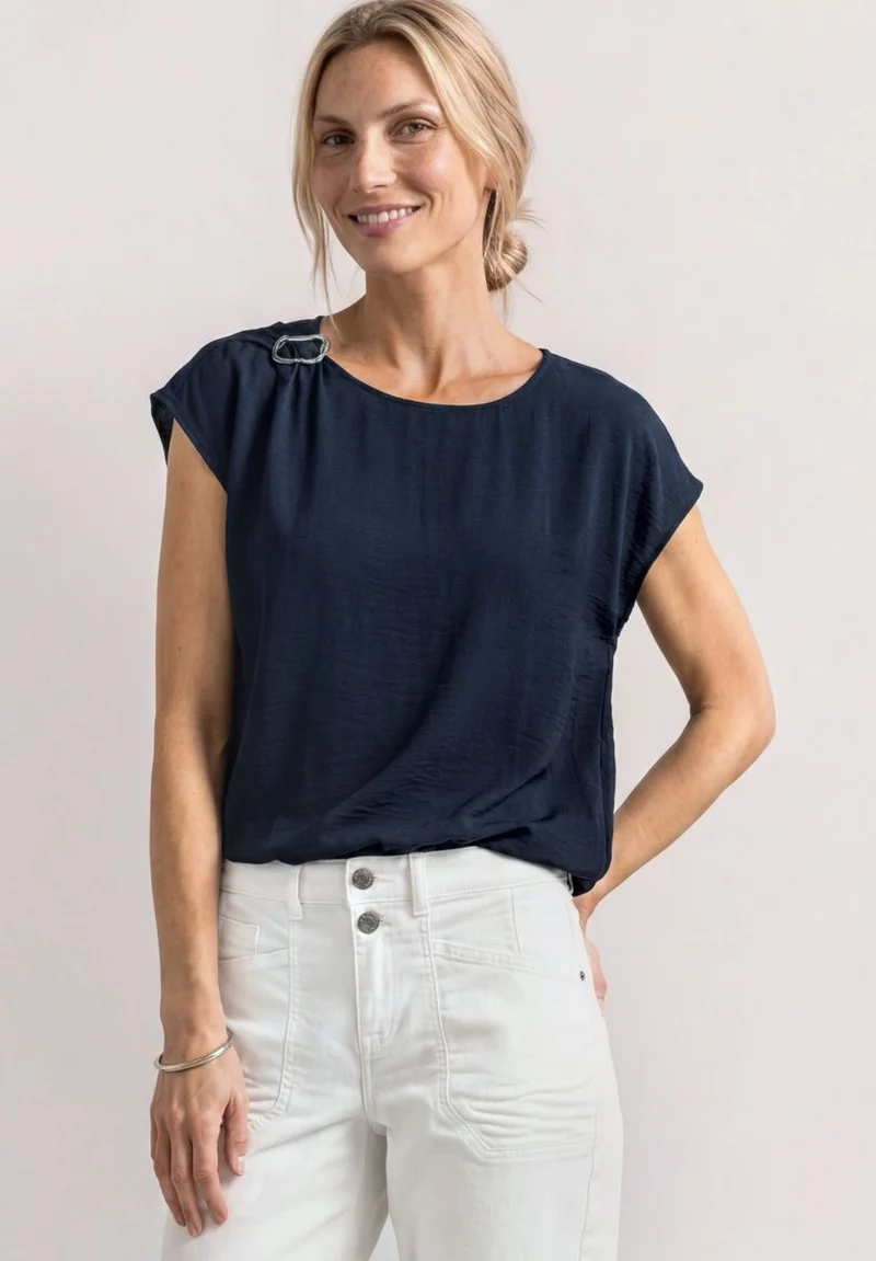 Blusenshirt mit Rundhals und Schnallendetail