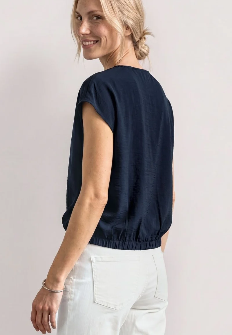Blusenshirt mit Rundhals und Schnallendetail