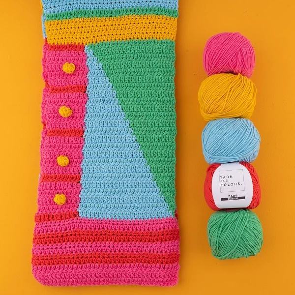 Yarn and Colors Graphic Scarf Häkelpaket