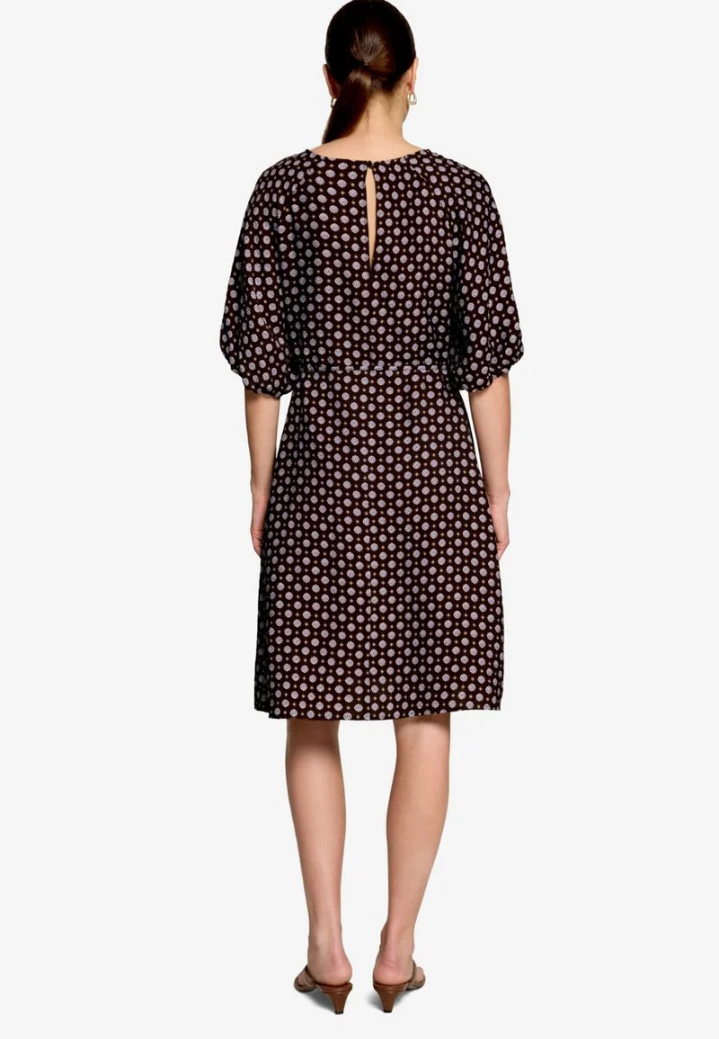 Gemustertes Minikleid mit Bindegürtel