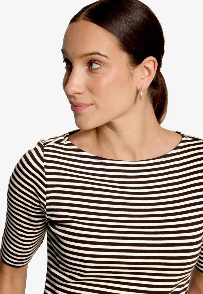 Ringelshirt mit U-Boot Ausschnitt