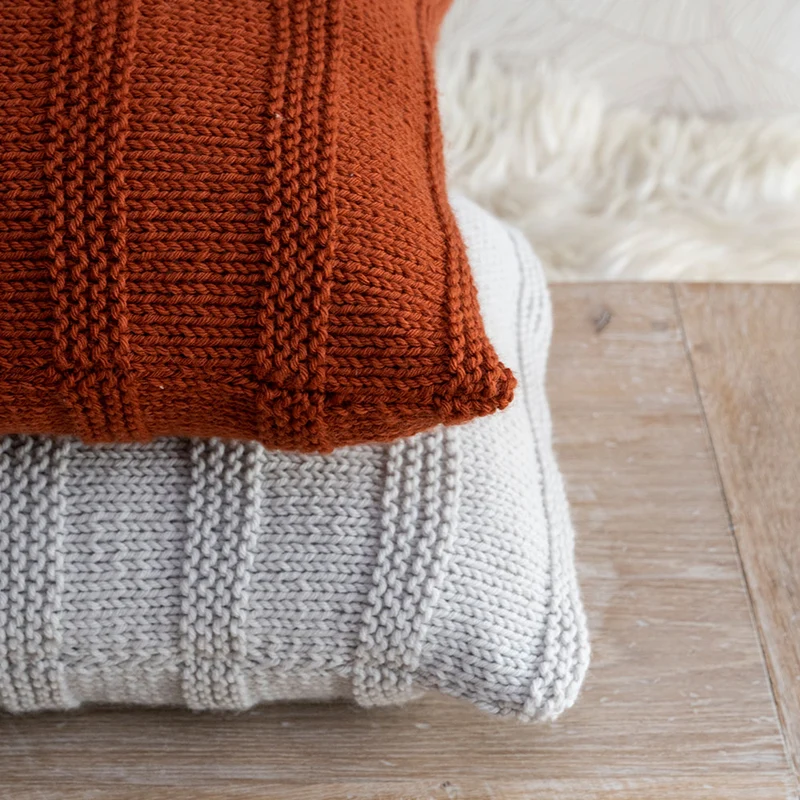 Ariadne at Home Studio: Kurs zum Stricken von Rippenmuster-Kissen