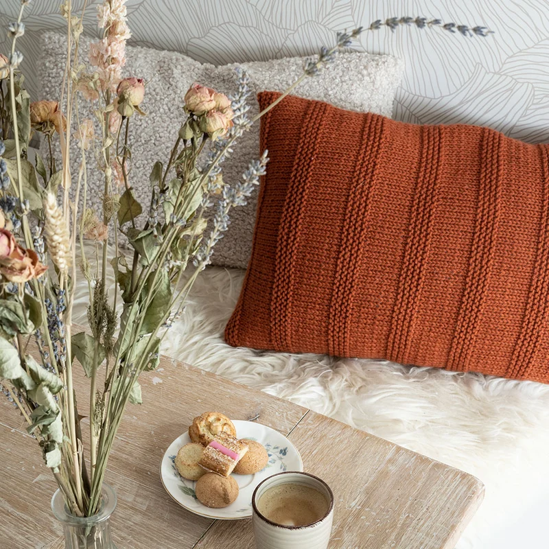 Ariadne at Home Studio: Kurs zum Stricken von Rippenmuster-Kissen