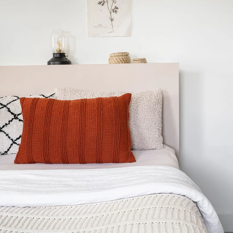 Ariadne at Home Studio: Kurs zum Stricken von Rippenmuster-Kissen
