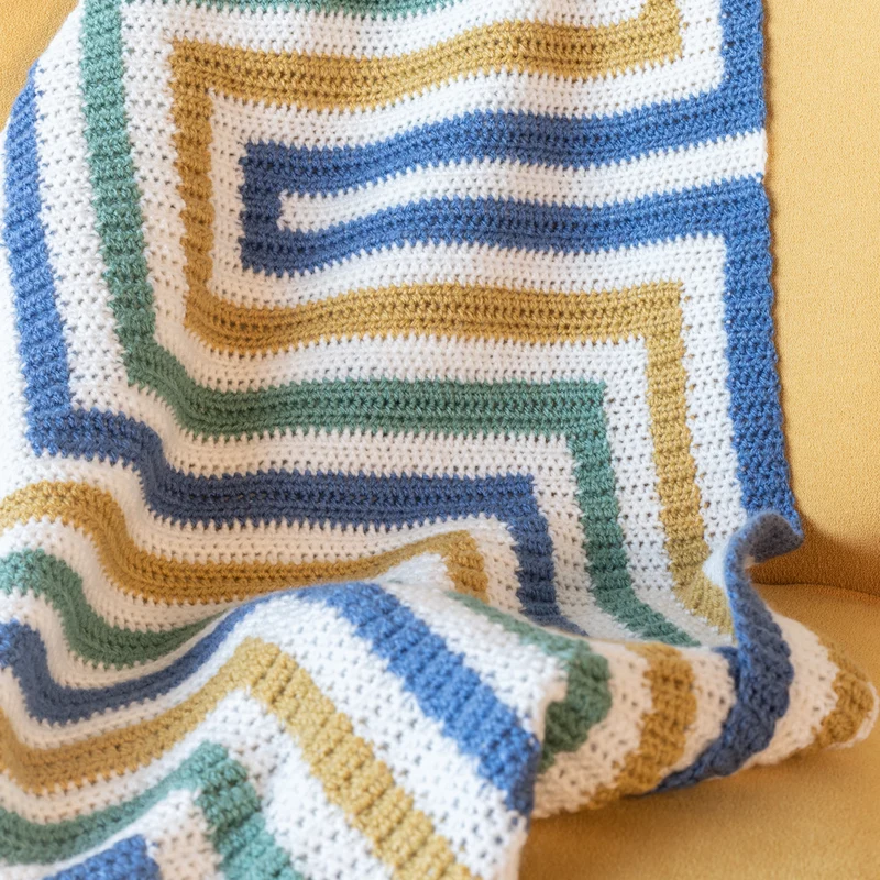 Yarn and Colors „Amazing Stripey Blanket“ Häkelpaket