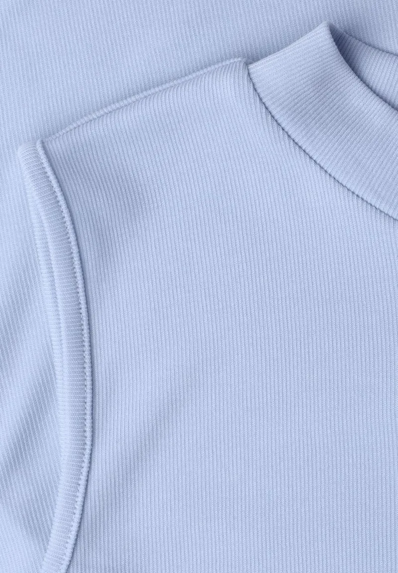 Top im Silk-Look mit Turtle Neck
