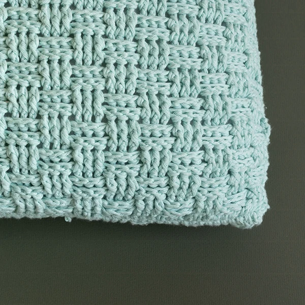Yarn and Colors „Basketweave Comfy Cushion“ Häkelpaket