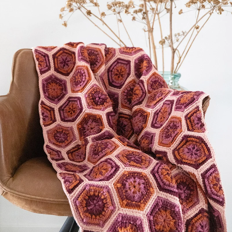 Yarn and Colors „Flower Hexagon Blanket“ Häkelpaket