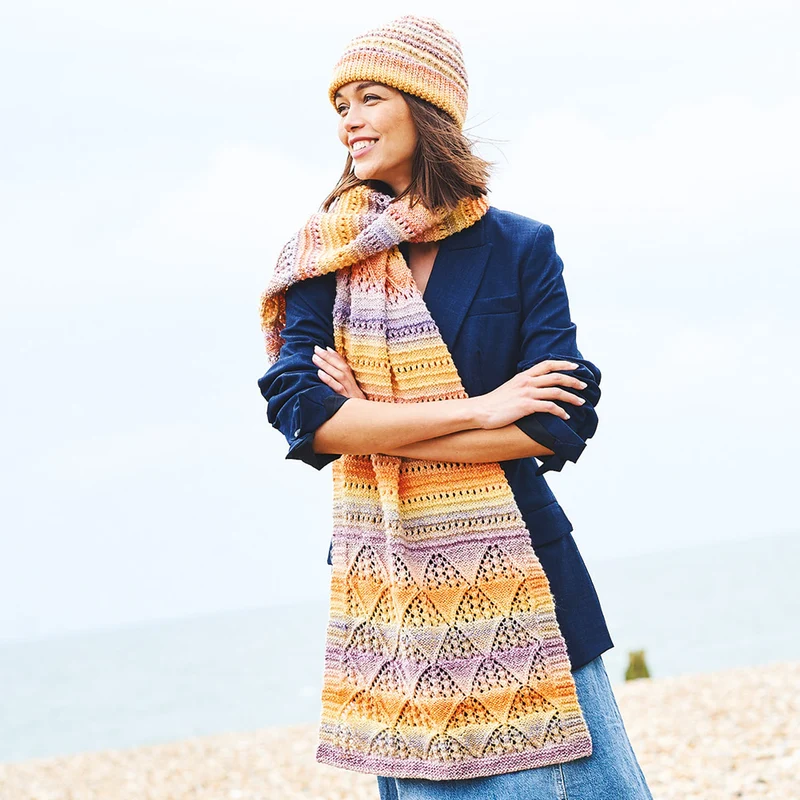 Stylecraft-Strickanleitung „Chromatic Hat, Wrap und Shawl“ (3 Designs)