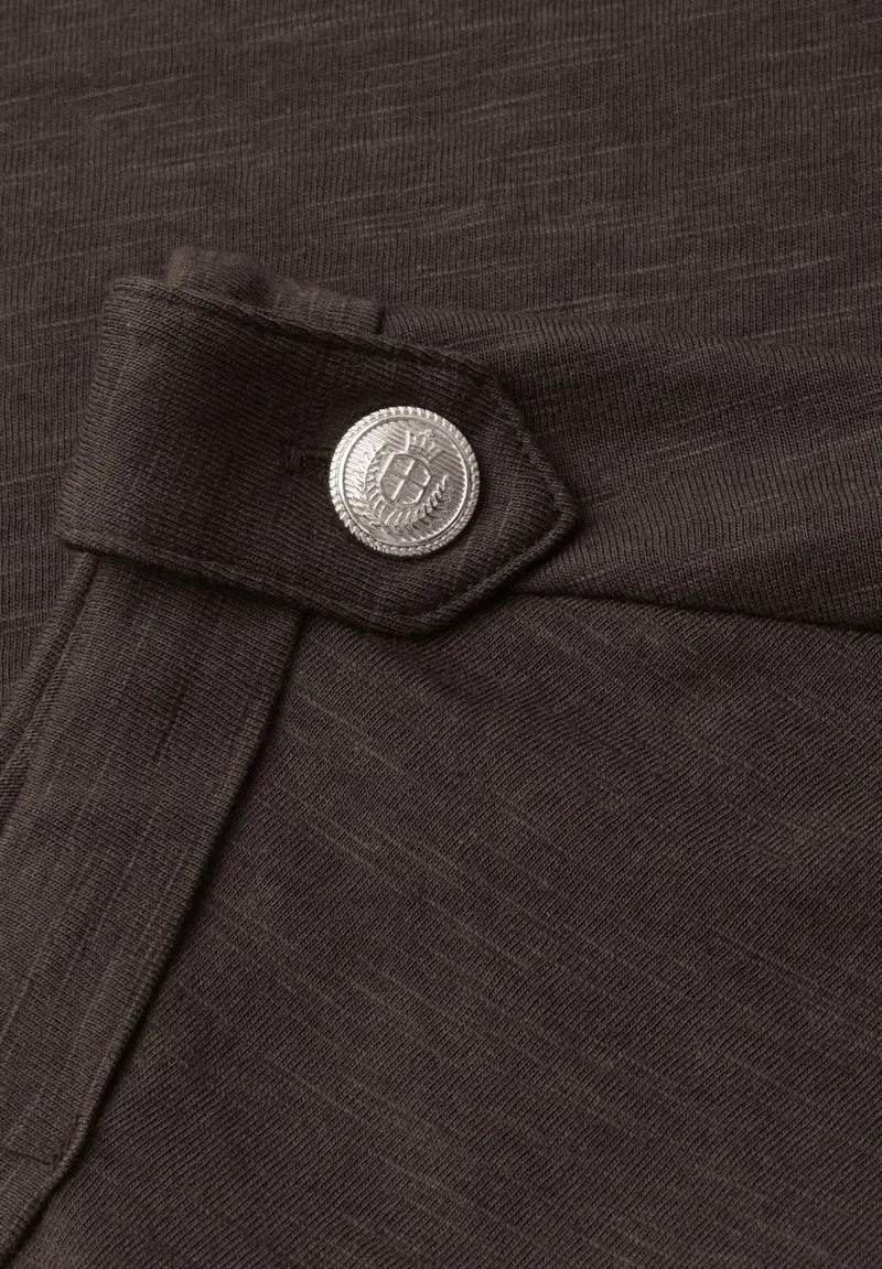 T-Shirt mit Rundhals und Knopfdetails