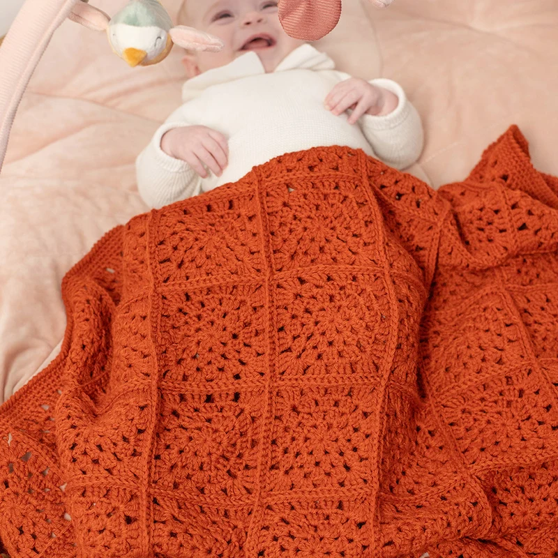 Granny Square-Babydecke für das Kinderbett, einfarbig – Häkelpaket