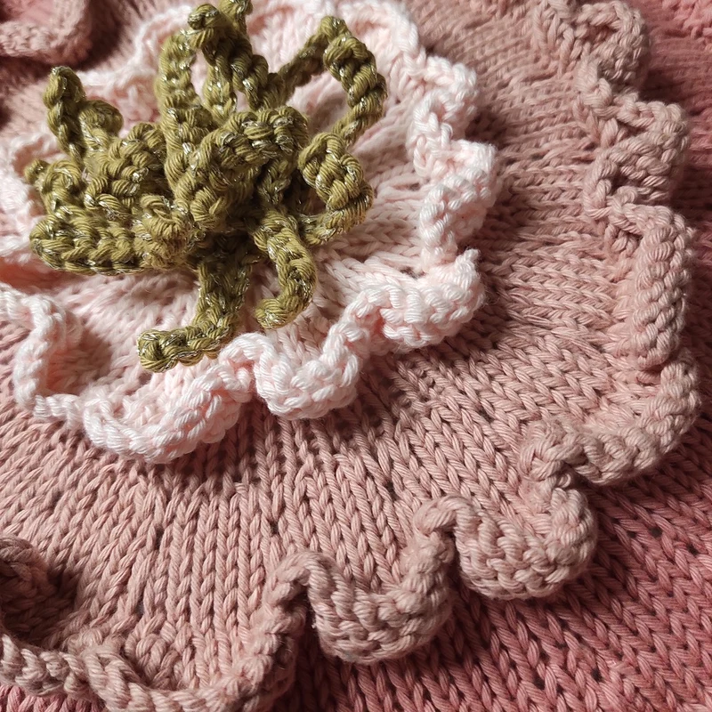 Strickanleitung für das „All Day Lotus“-Kissen