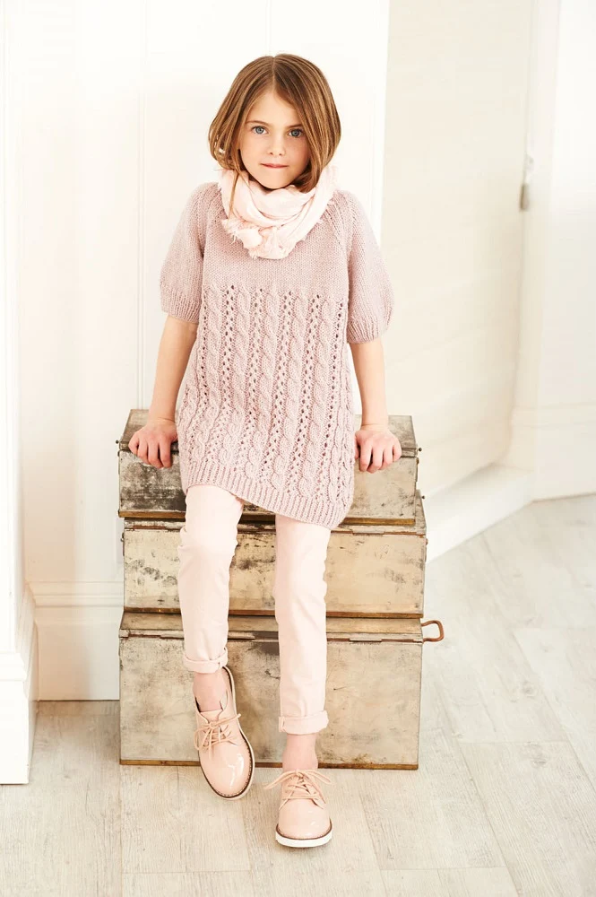 Strickanleitung Stylecraft Special DK Nr. 9399: Mädchenkleid und Tunika