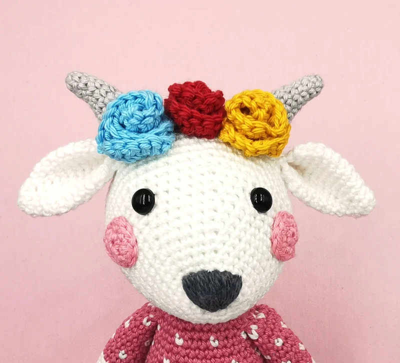 Häkelpaket „Bibi, das Blumenzicklein“ – Mrs. Milly