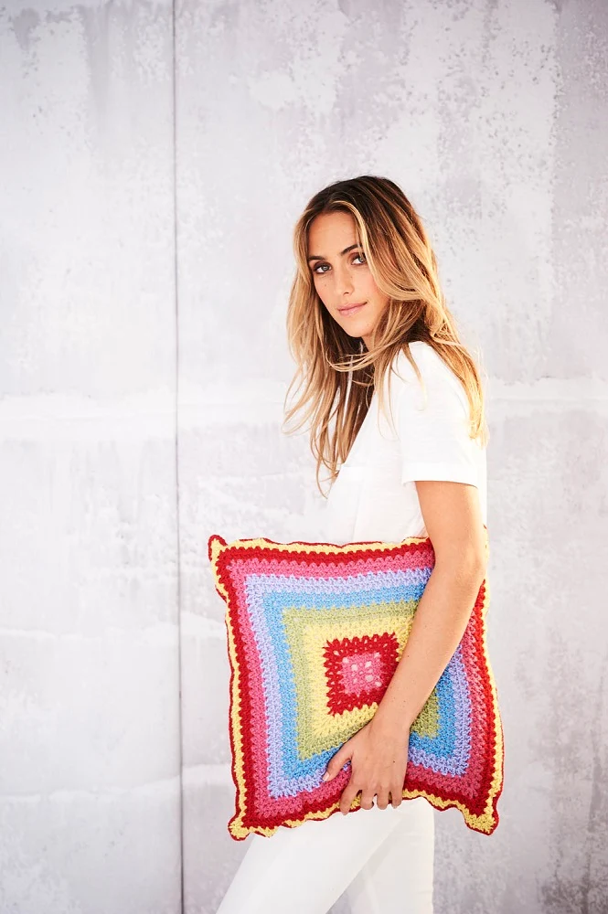 Häkelanleitung Stylecraft Life DK Nr. 9559 Decke und Kissen