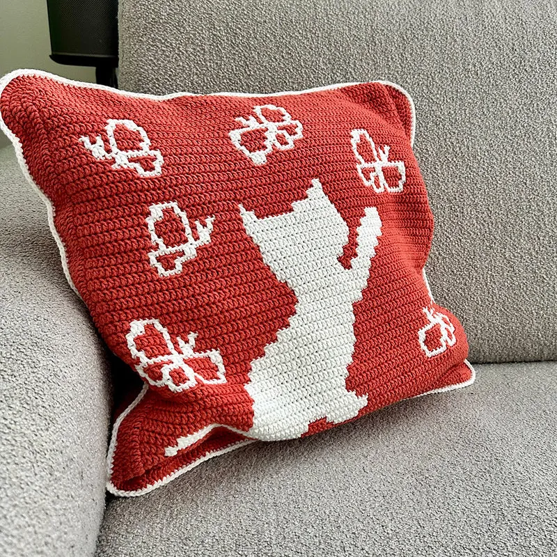 Katzenkissen mit Schmetterling – Häkelpaket – YarnZoo