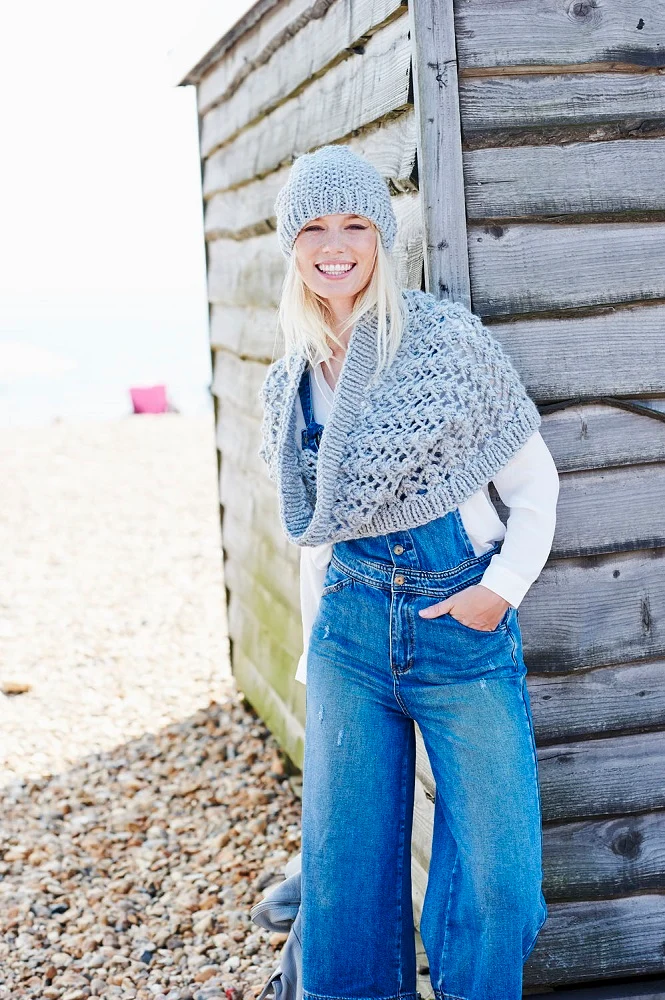 Strickanleitung Stylecraft Life Super Chunky Nr. 9447: Pullover, Schal und Mützen (digital)