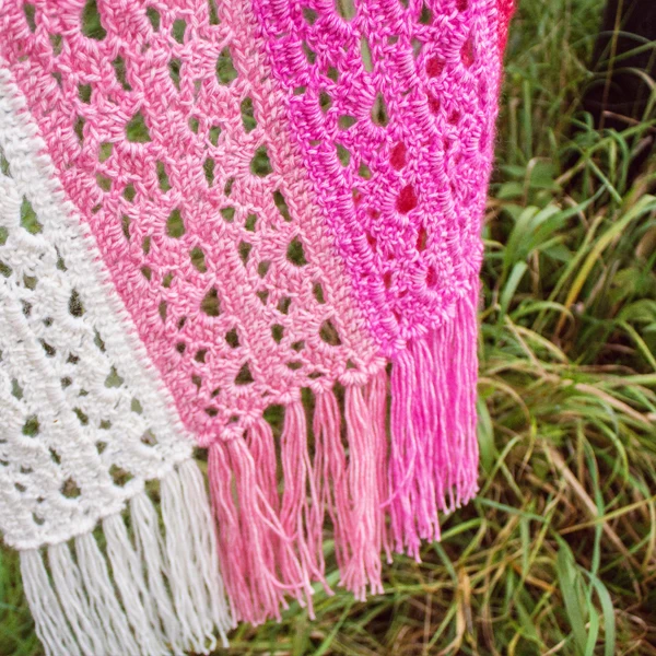 Häkelpaket für das bezaubernde Ajour-Umschlagtuch