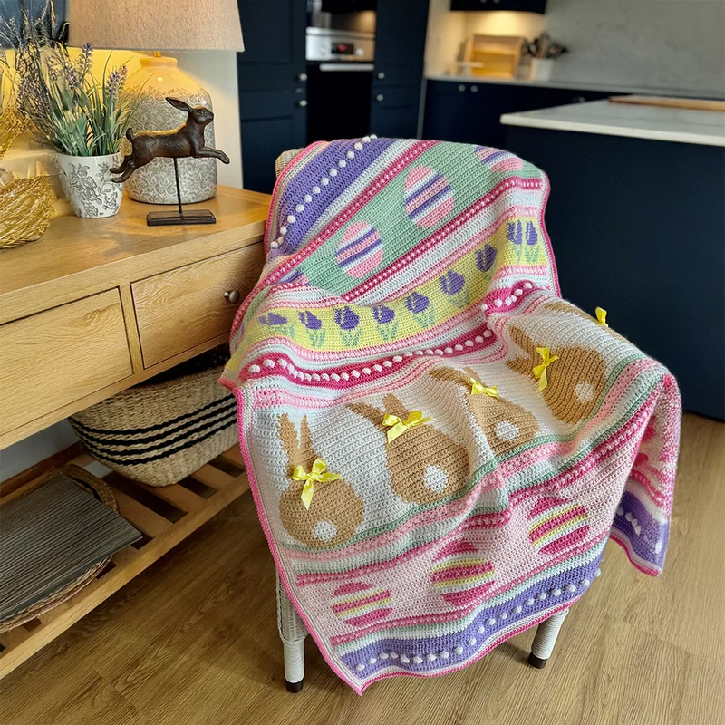 Das Häkelpaket „The Easter Blanket“ von Madebyanita zum gemeinsamen Häkeln