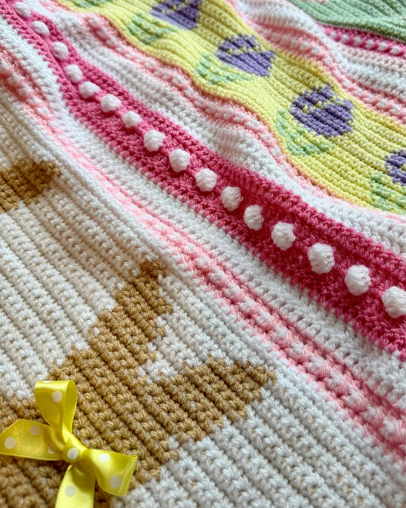 Das Häkelpaket „The Easter Blanket“ von Madebyanita zum gemeinsamen Häkeln