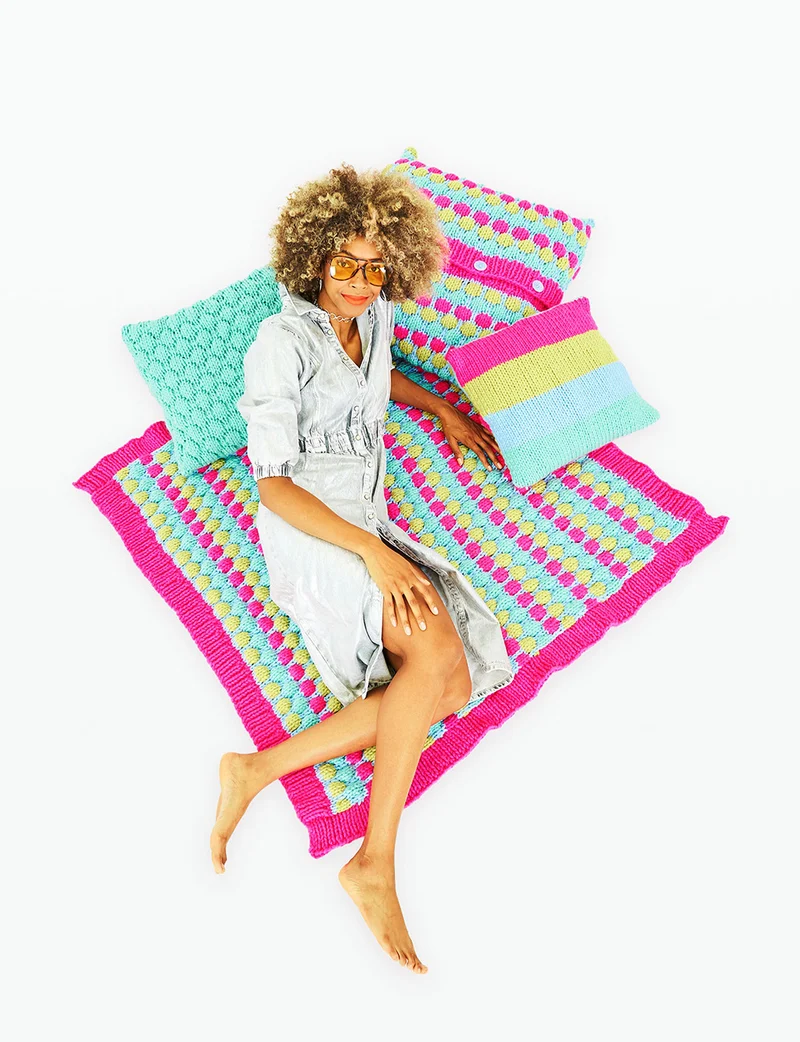 Stylecraft-Strickanleitung „Special XL Throw & Cushions“ (4 Designs)