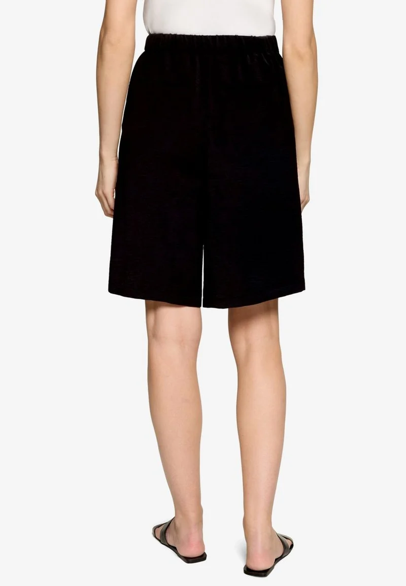 Bermuda-Shorts mit Gürtel