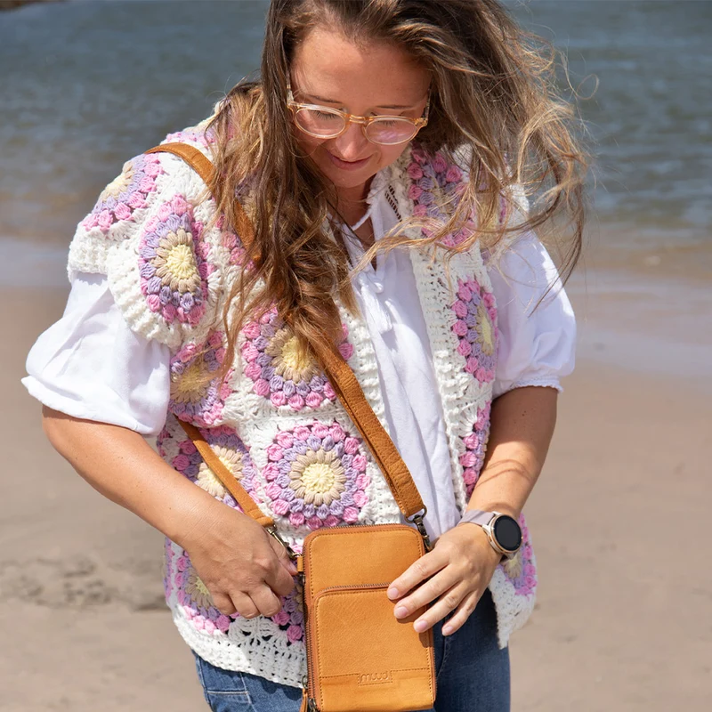Häkelpaket „Pastel Sunset Gilet“ – Abschlussstiche
