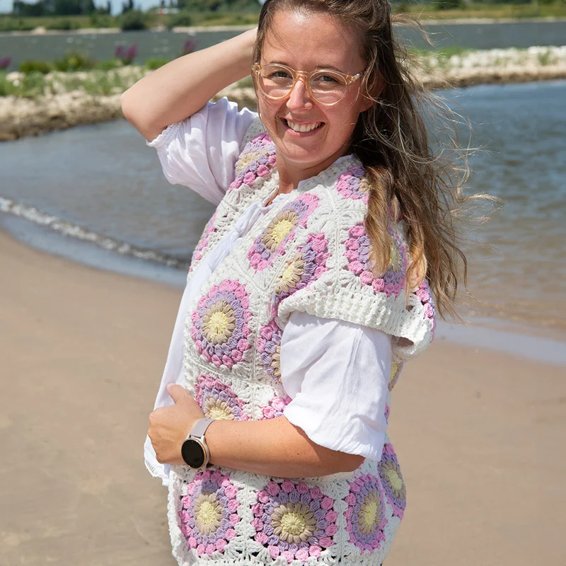 Häkelpaket „Pastel Sunset Gilet“ – Abschlussstiche