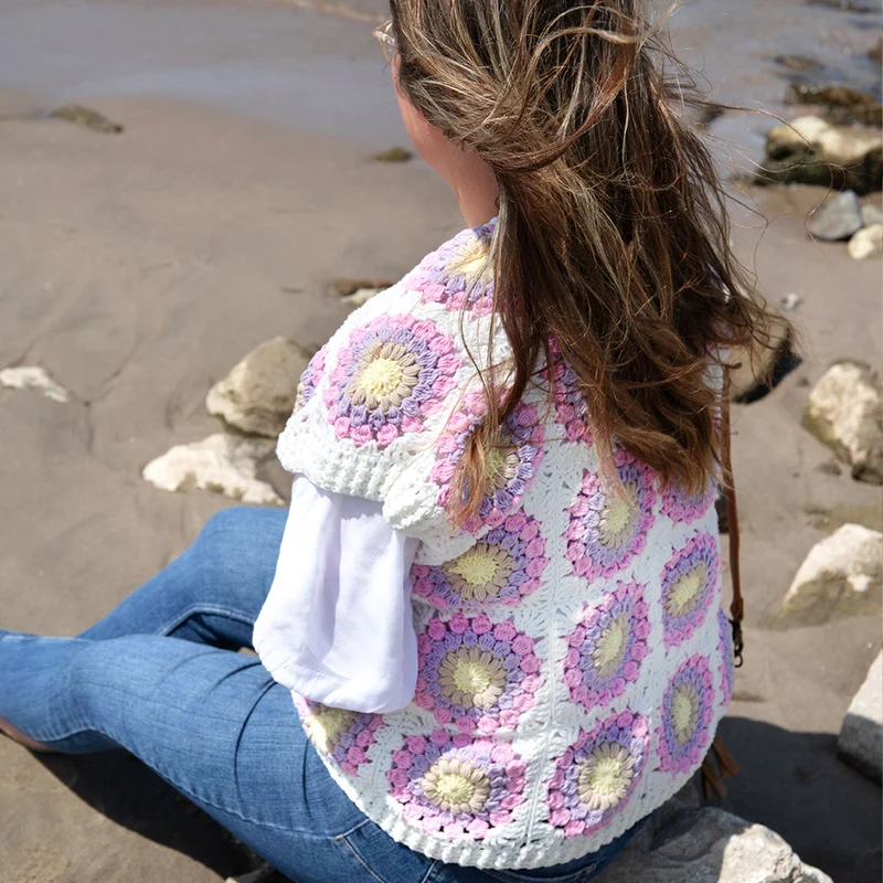 Häkelpaket „Pastel Sunset Gilet“ – Abschlussstiche