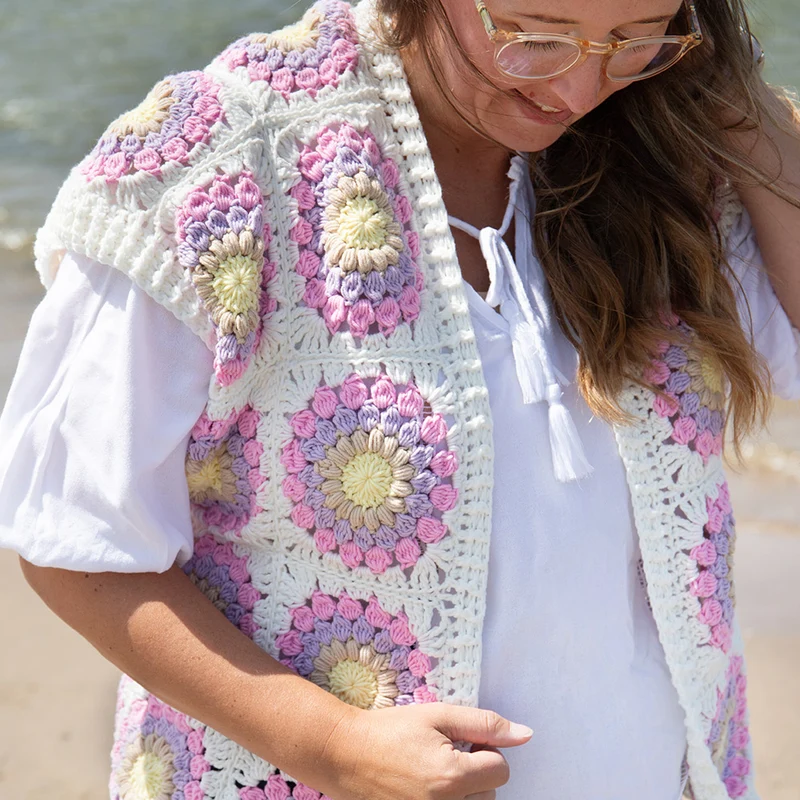 Häkelpaket „Pastel Sunset Gilet“ – Abschlussstiche