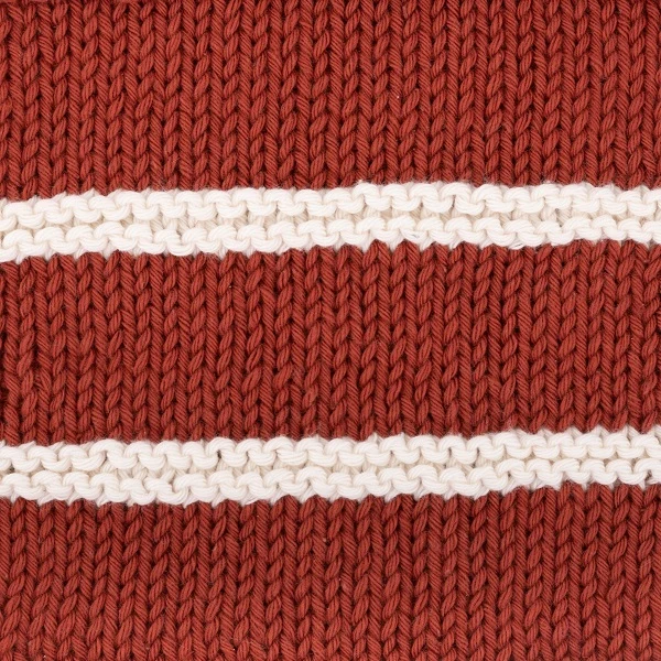 Yarn and Colors „Striped Jumper Reversed“ Strickpaket