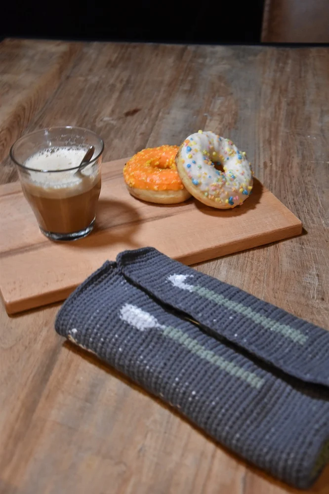 Häkelanleitung: Häkelnadeletui „A Cup of Crochet“