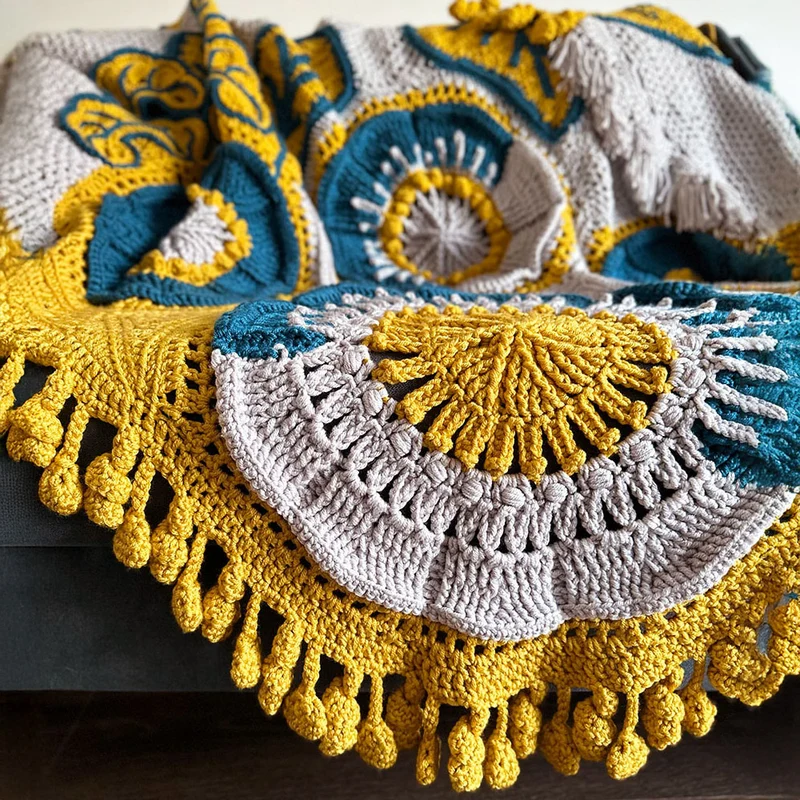 Häkelpaket für die Decke „Floral Blooms“ – The Queen of Loops
