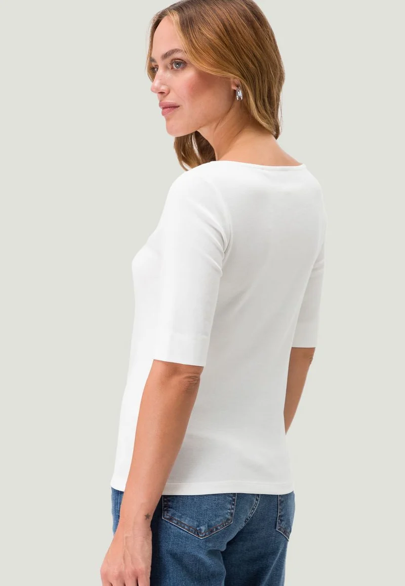 Basic Shirt mit U-Boot-Ausschnitt