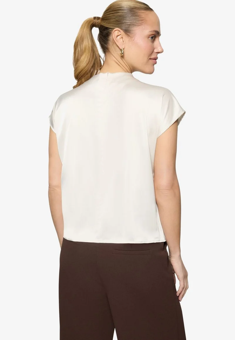 Satinbluse mit Stehkragen