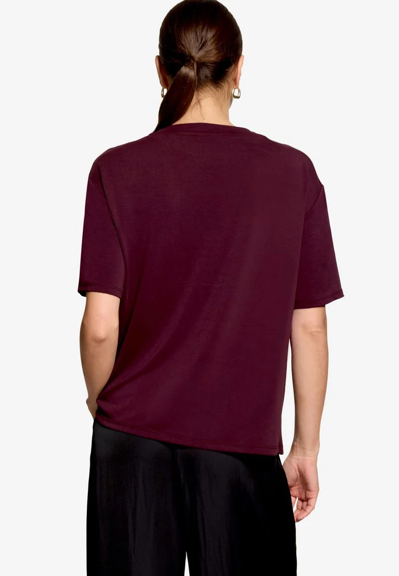 T-Shirt mit Schnalle