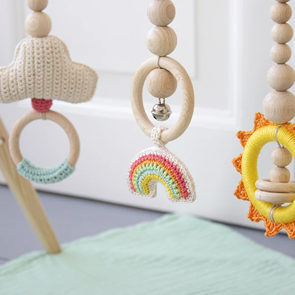 Wollplatz Regenbogen-Babygym-Häkelpaket