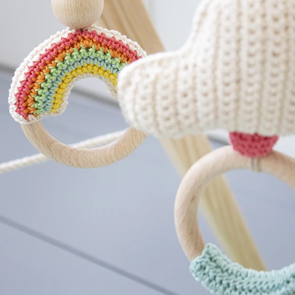 Wollplatz Regenbogen-Babygym-Häkelpaket