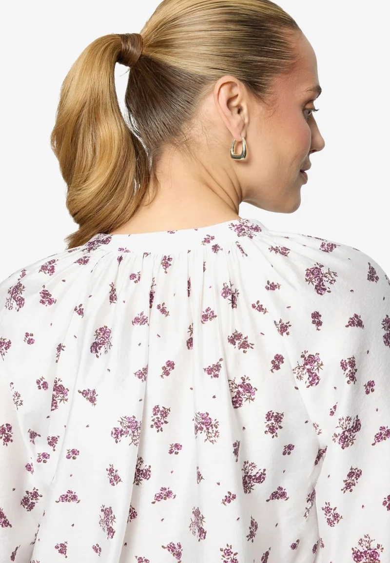 Schlupfbluse mit Blumen