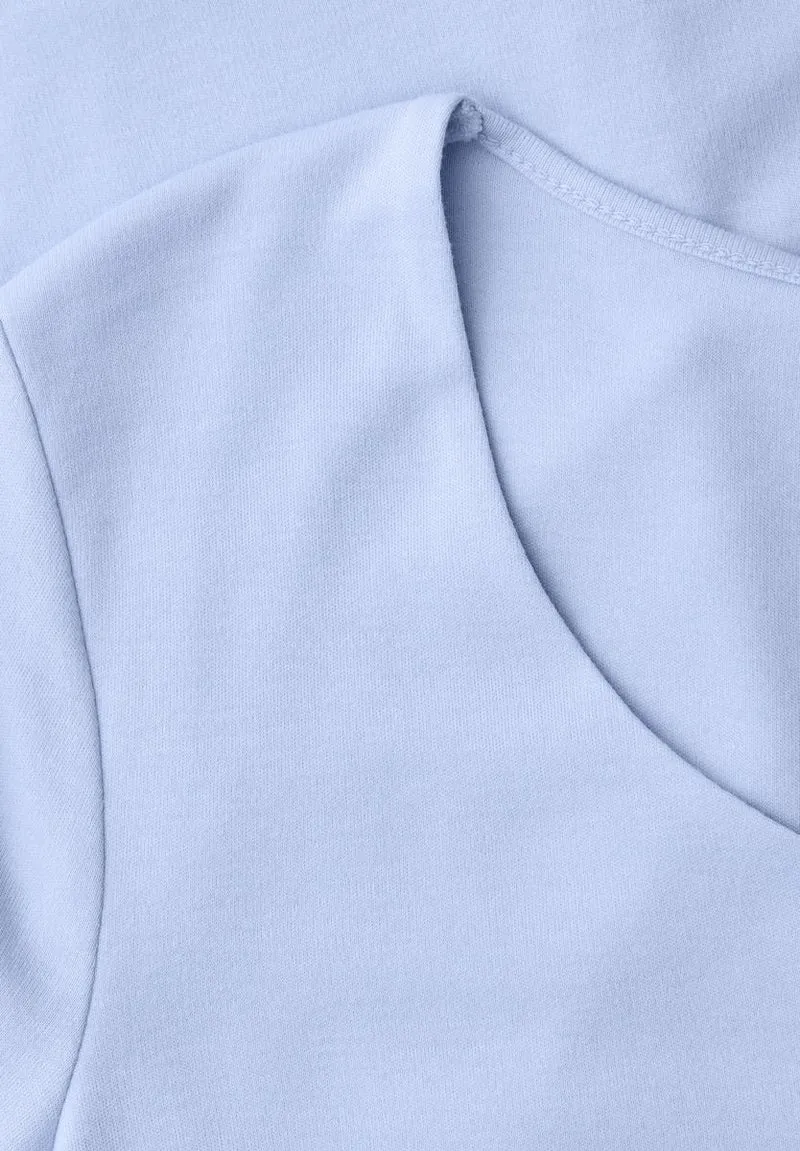 Basic T-Shirt mit Herzausschnitt