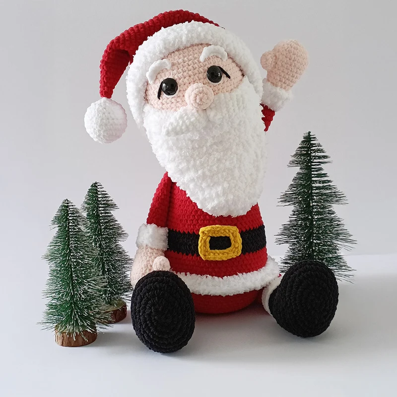 Weihnachtskuscheltier „Santa“ – Häkelpaket – Sandra Bekx