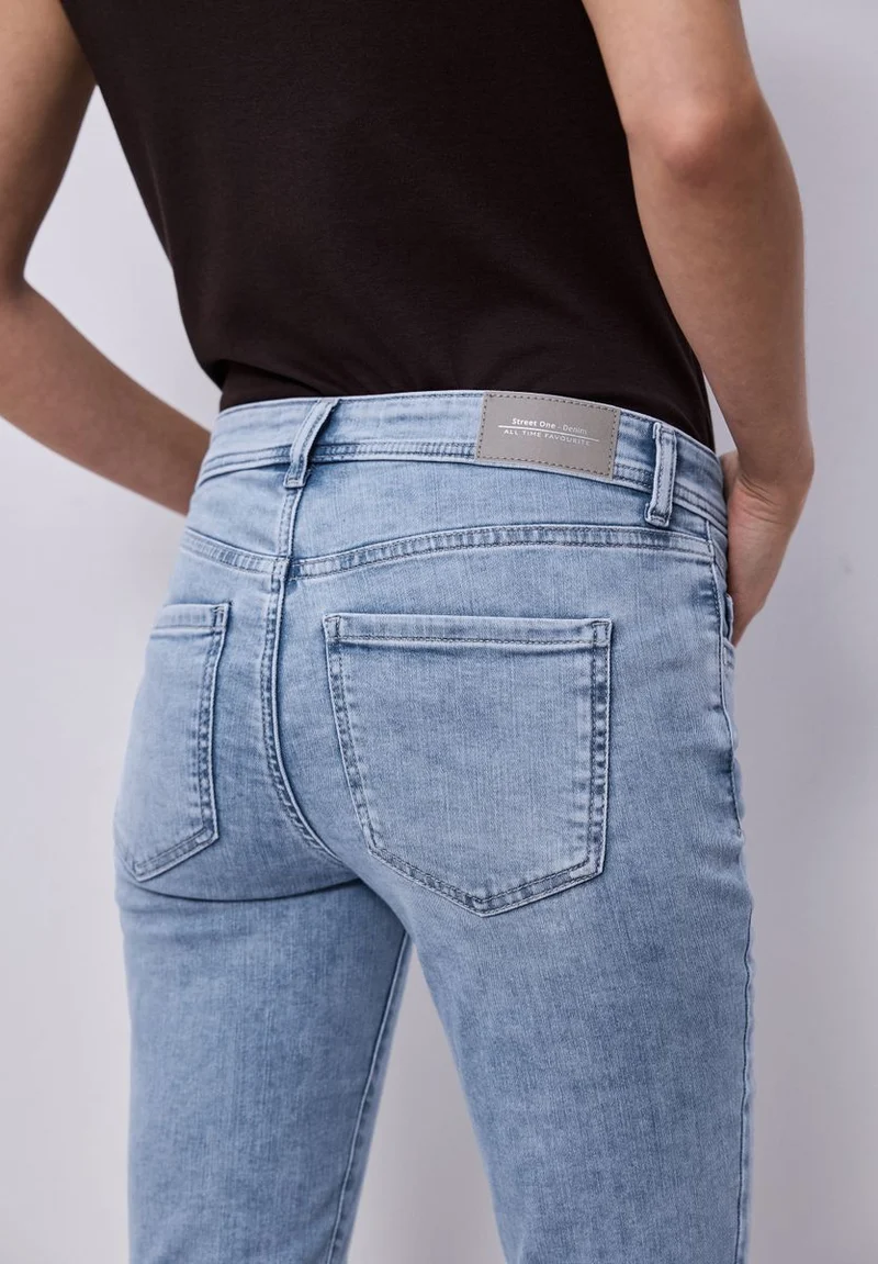 Mid Waist Slim Leg Jeans im Slim Fit
