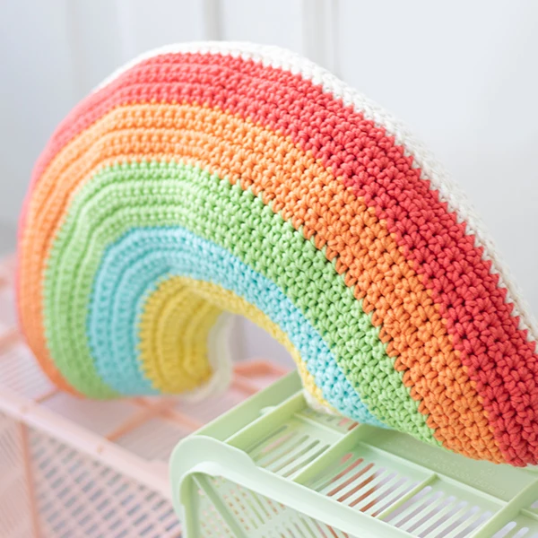 Wollplatz Regenbogen-Kissen-Häkelpaket