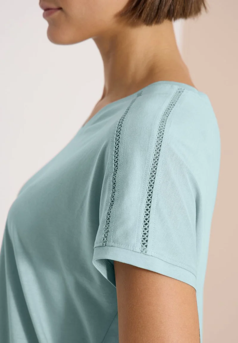T-Shirt mit V-Neck und Spitzendetail