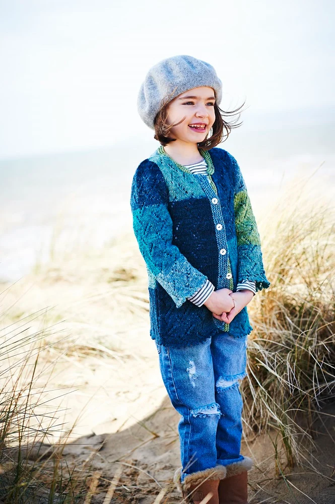 Strickanleitung Stylecraft Batik Swirl DK Nr. 9539: Kinderjacke und Fäustlinge